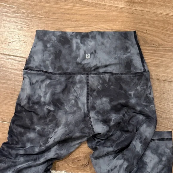 90 Degree Gray Tie-Dye Leggings - Picture 4 of 7